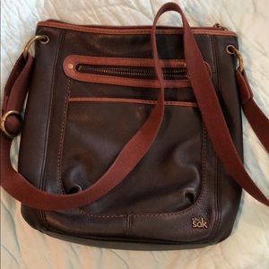 Purse with adjustable shoulder strap